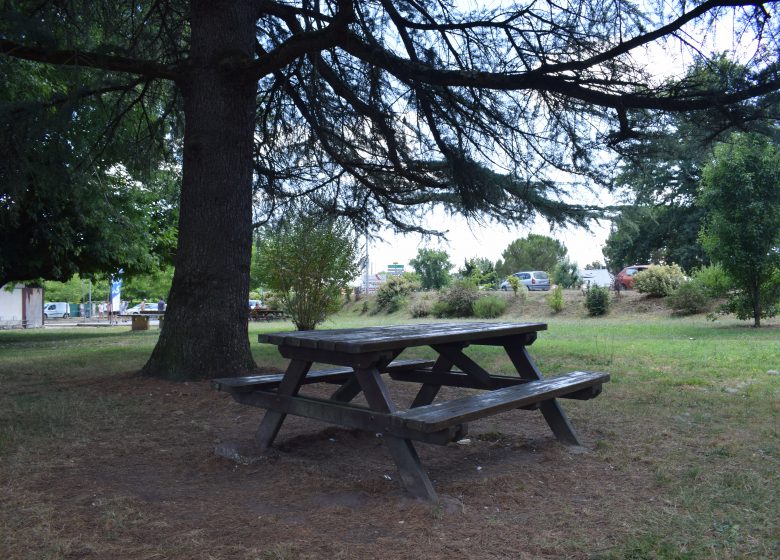 Aire de pique-nique des allées Jules Ferry à Port-Sainte-Foy-et-Ponchapt